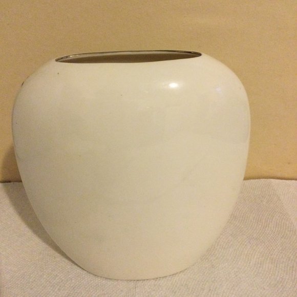 Beautiful hand painted vase bamboo flowers birds made in Japan - Picture 4 of 5